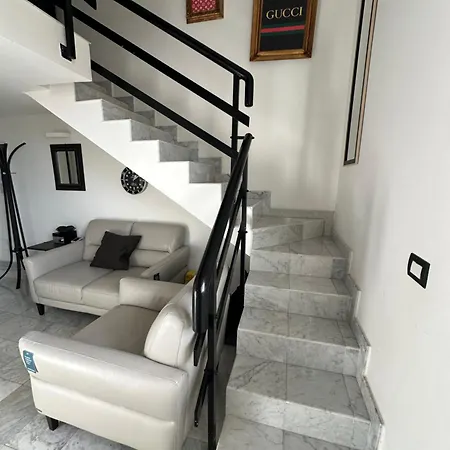 Apartment Bilocale In Marmo A Prato Prato (Prato)