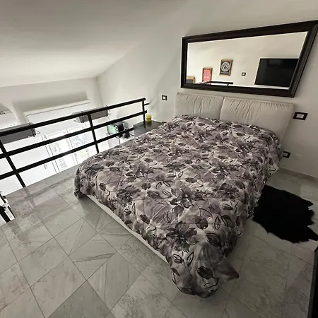 Bilocale In Marmo A Prato