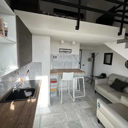 Bilocale In Marmo A Prato Apartment *