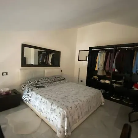 Bilocale In Marmo A Prato Apartment